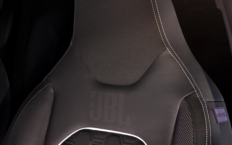 toyotaaygoxjbl-details11